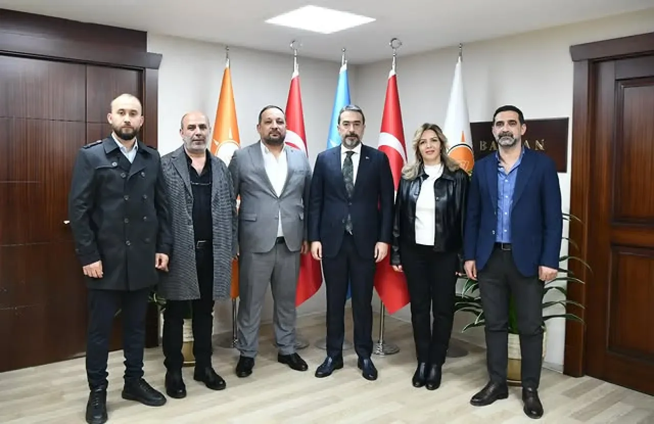 AK Parti Ankara İl Başkanı Hakan Hanözcan, Esnaf Odası Yönetimini Ağırladı AK Parti Ankara İl Başkanı Hakan Hanözcan, Esnaf Odası Yönetimini Ağırladı