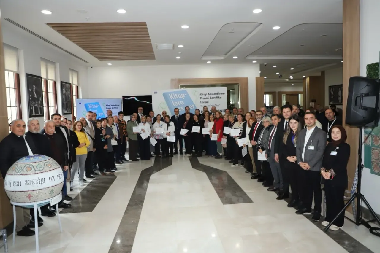 Büyükçekmece'de 'Kitaplara Ses Ol' Projesi Gönüllüleri Ödüllendirildi Büyükçekmece'de 'Kitaplara Ses Ol' Projesi Gönüllüleri Ödüllendirildi