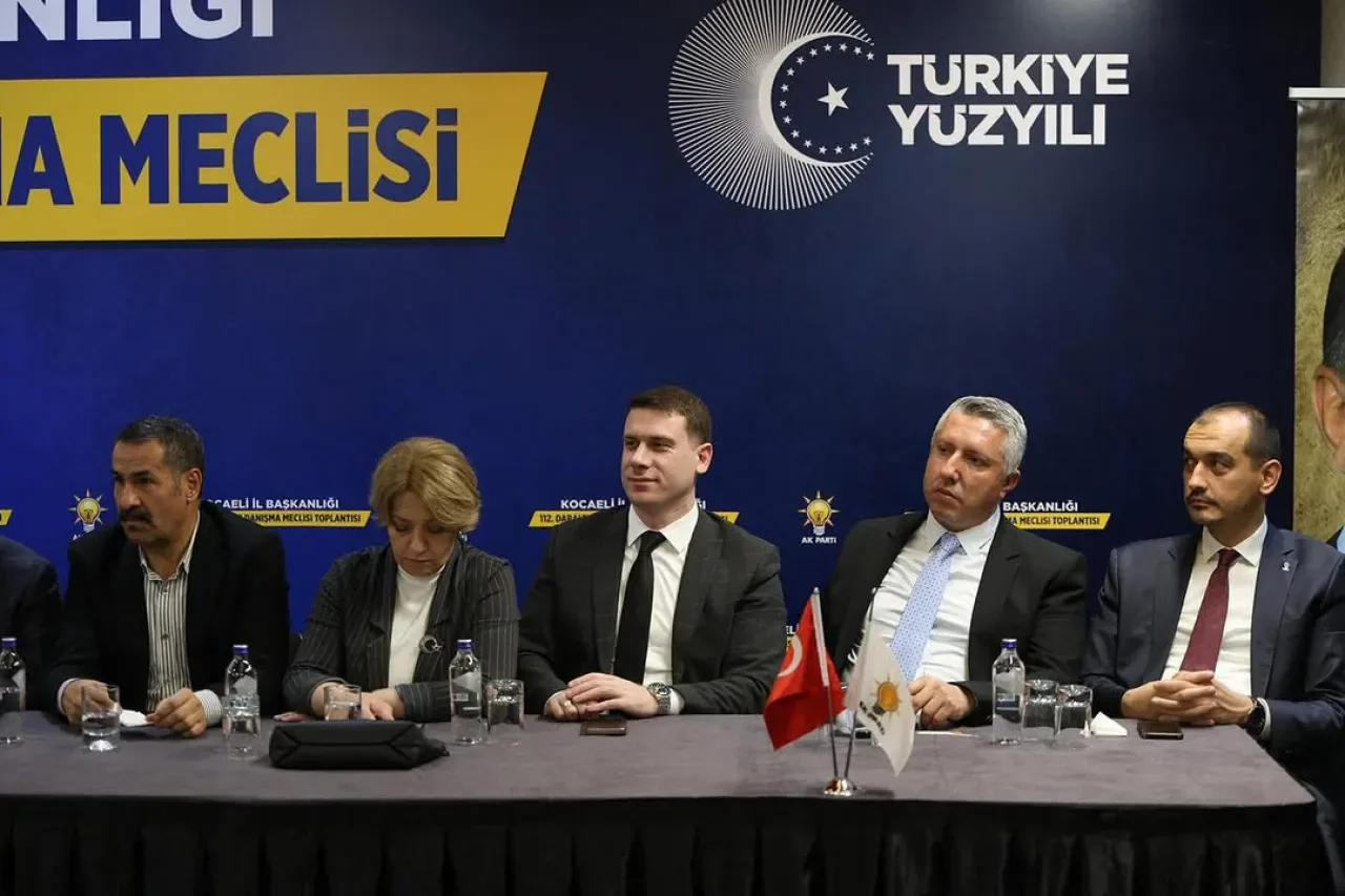 AK Parti Kocaeli İl Gençlik Kolları İl Danışma Meclisi Toplantısı Gerçekleştirdi AK Parti Kocaeli İl Gençlik Kolları İl Danışma Meclisi Toplantısı Gerçekleştirdi