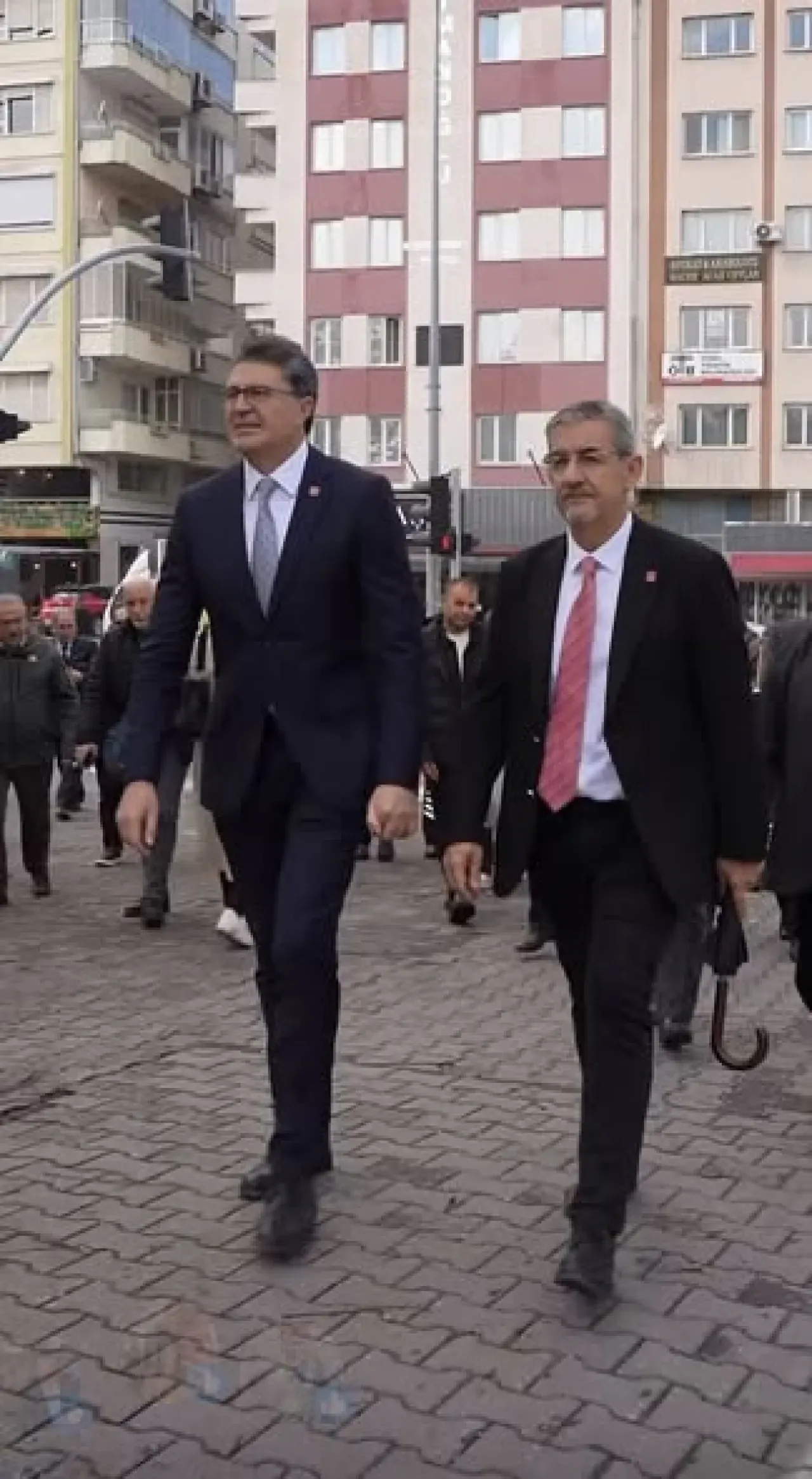 CHP Balıkesir'de Kurultay Heyecanı: "Şimdi İktidar Zamanı" CHP Balıkesir'de Kurultay Heyecanı: "Şimdi İktidar Zamanı"