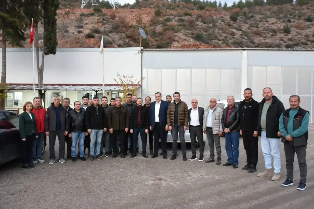 Nallıhan Belediyesi Şoförlerini Unutmadı: Dünya Şoförler Günü Kutlaması Nallıhan Belediyesi Şoförlerini Unutmadı: Dünya Şoförler Günü Kutlaması