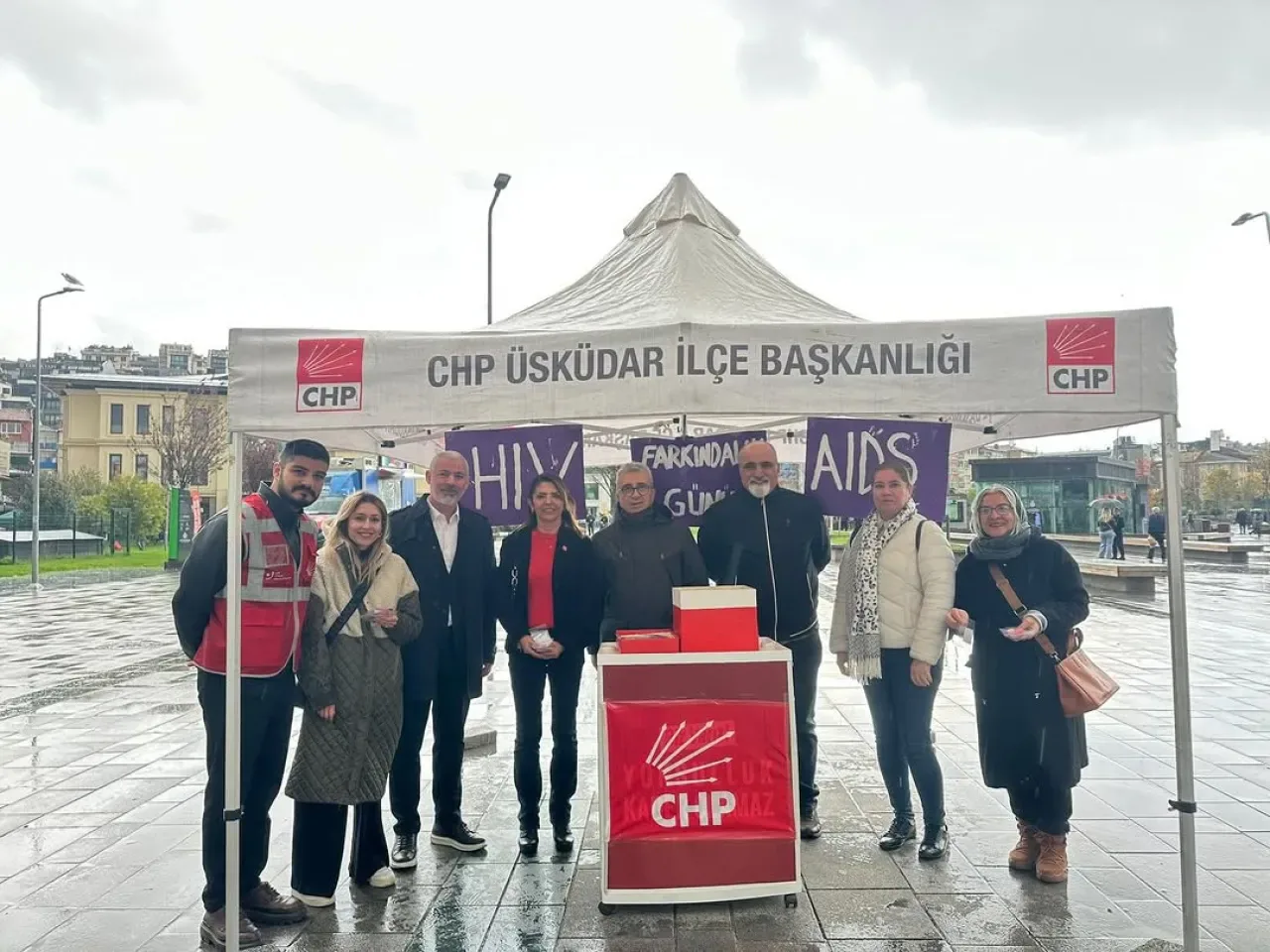 CHP Üsküdar, Dünya AIDS Günü'nde Farkındalık İçin Sahadaydı CHP Üsküdar, Dünya AIDS Günü'nde Farkındalık İçin Sahadaydı