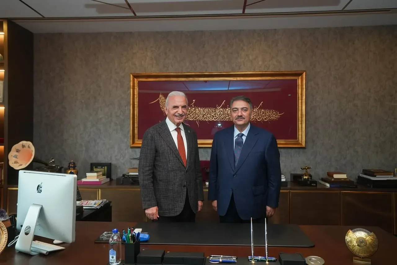 AK Parti'li Öğütken, Ümraniye Belediye Başkanı Yıldırım'ı Ziyaret Etti AK Parti'li Öğütken, Ümraniye Belediye Başkanı Yıldırım'ı Ziyaret Etti