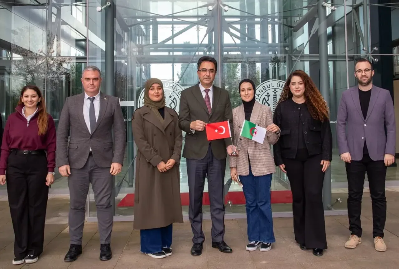 İstanbul Üniversitesi-Cerrahpaşa'da Uluslararası Öğrencilerle Buluşma İstanbul Üniversitesi-Cerrahpaşa'da Uluslararası Öğrencilerle Buluşma