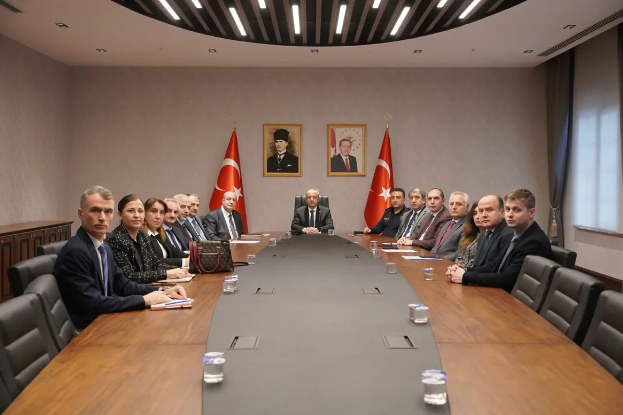 Ümraniye'de Kamu Hizmetleri Masaya Yatırıldı Ümraniye'de Kamu Hizmetleri Masaya Yatırıldı