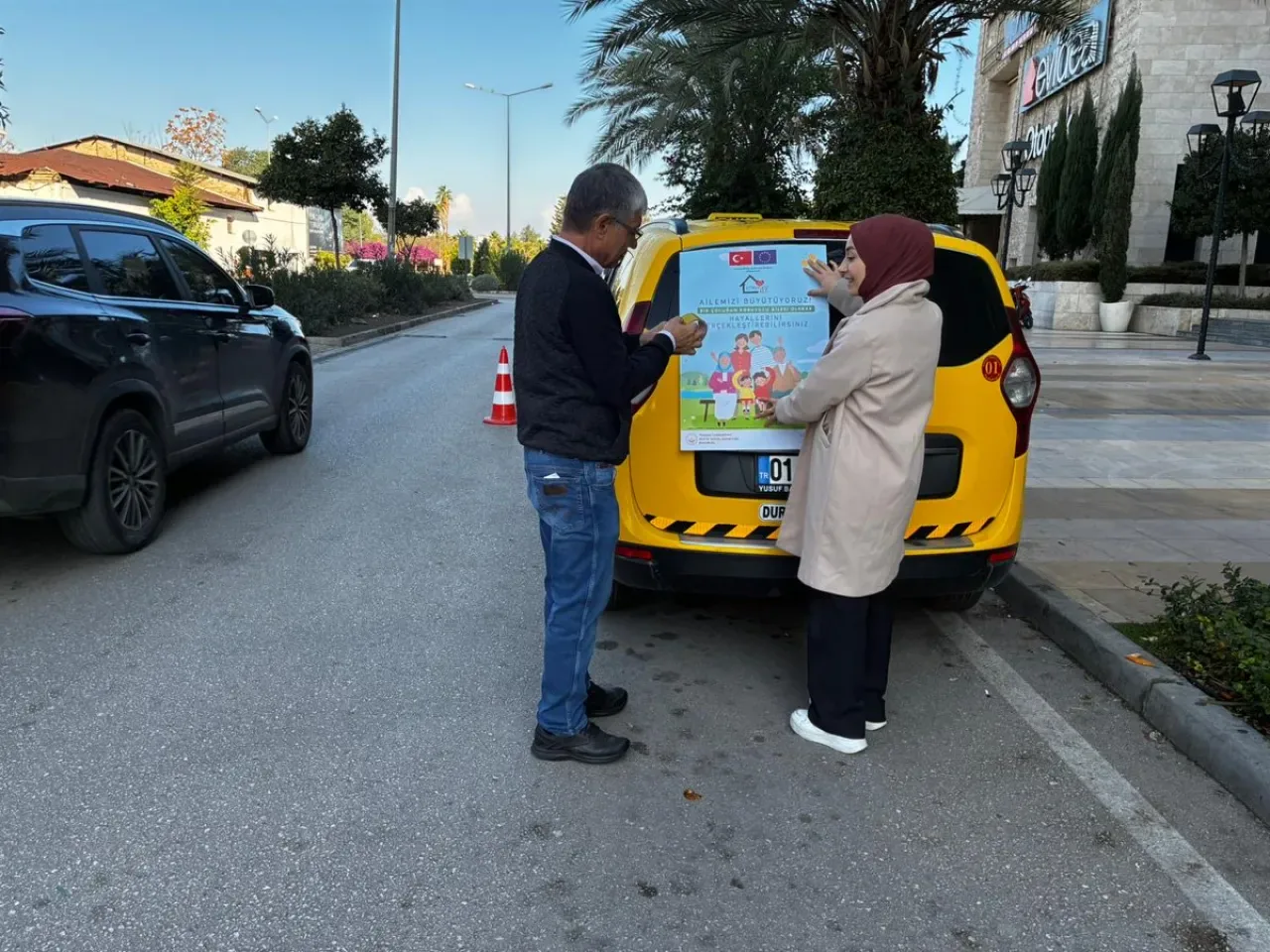 Adana'da Koruyucu Aile Farkındalığı Toplu Taşıma Araçlarına Taşındı Adana'da Koruyucu Aile Farkındalığı Toplu Taşıma Araçlarına Taşındı