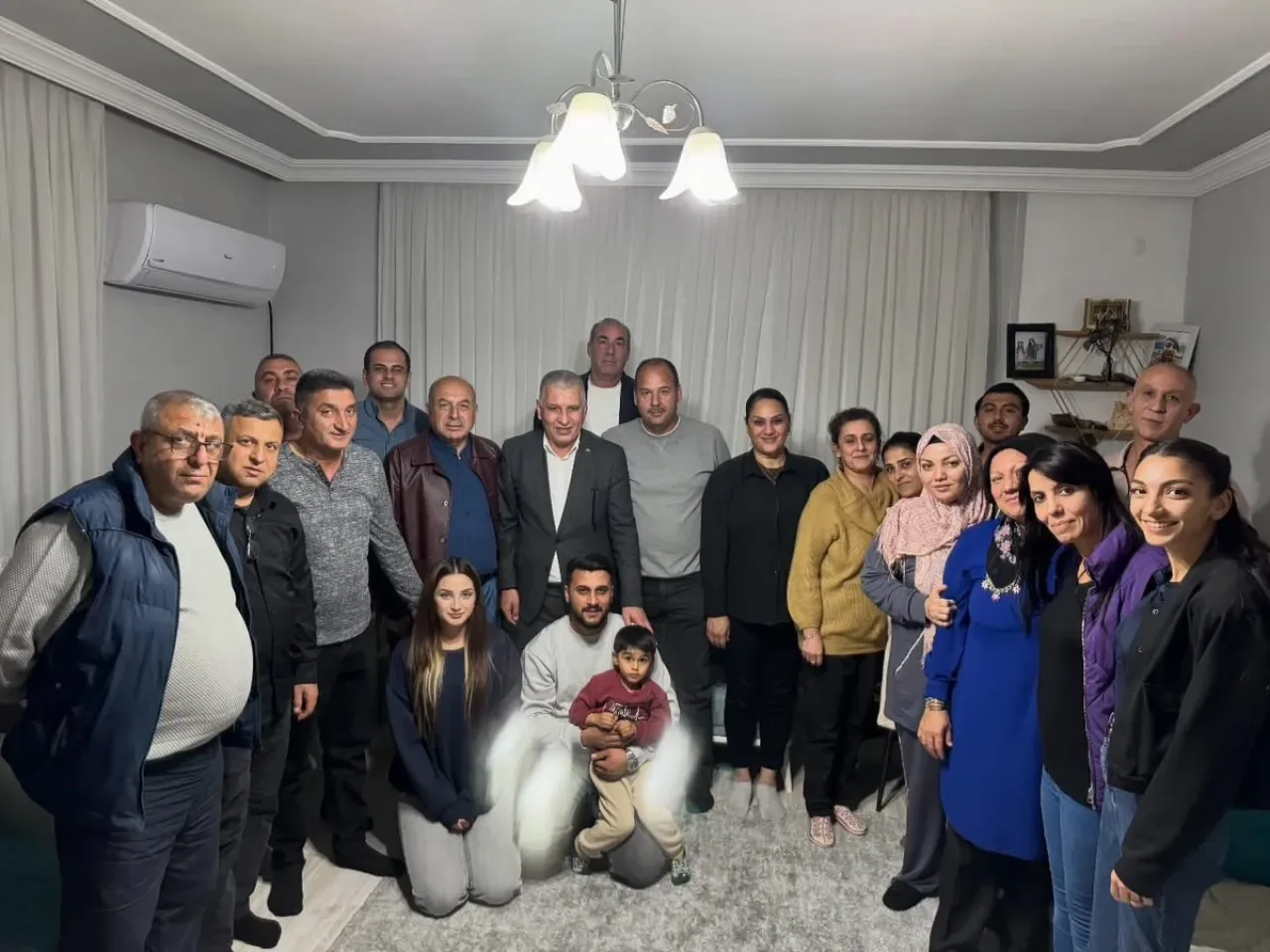 MHP Sarıçam, Komşuluk Bağlarını Güçlendirmek İçin Mahalle Ziyaretlerine Devam Ediyor MHP Sarıçam, Komşuluk Bağlarını Güçlendirmek İçin Mahalle Ziyaretlerine Devam Ediyor