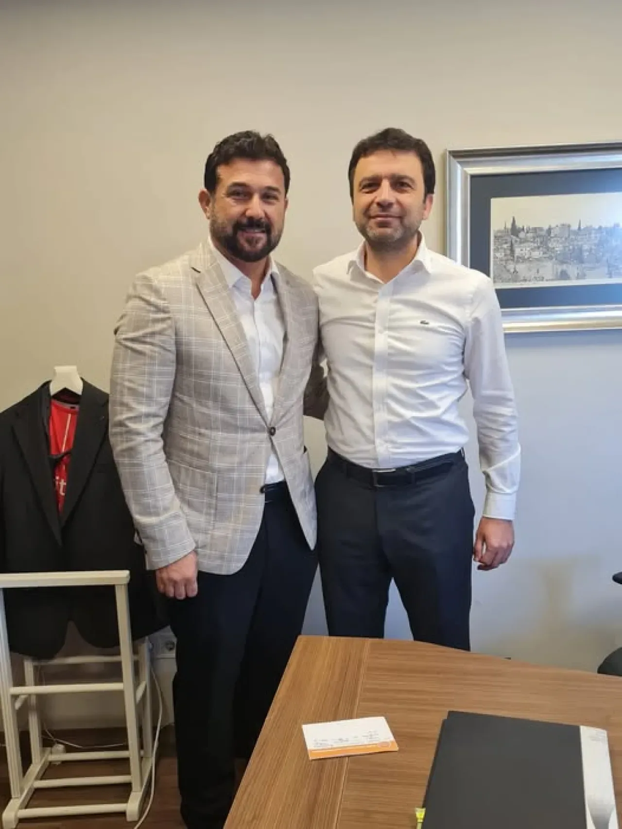 Antalya AK Parti Milletvekili Mustafa Köse, Muratpaşa İlçe Başkanı Tuncay Hayta ile Görüştü Antalya AK Parti Milletvekili Mustafa Köse, Muratpaşa İlçe Başkanı Tuncay Hayta ile Görüştü