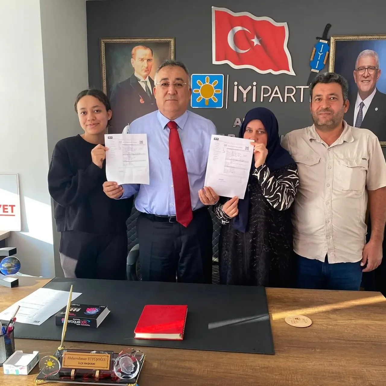Arslan Ailesi, Antalya'da İYİ Parti'ye Katıldı Arslan Ailesi, Antalya'da İYİ Parti'ye Katıldı