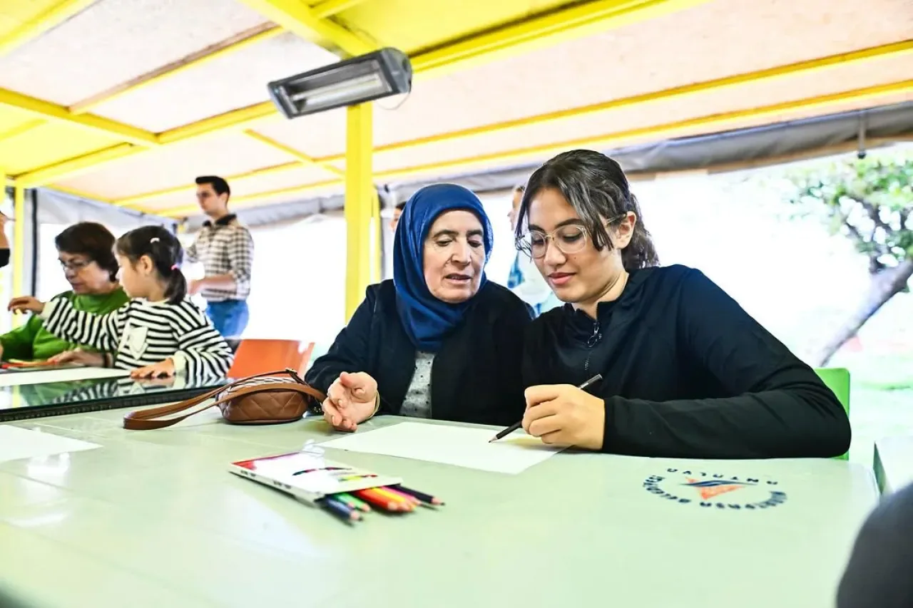 Muratpaşa'da Kuşaklar Arası Etkileşim Atölyesi Düzenlendi Muratpaşa'da Kuşaklar Arası Etkileşim Atölyesi Düzenlendi
