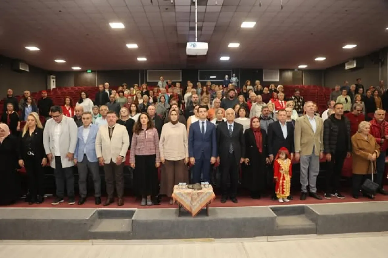 İzmir Urla'da Dünya Engelliler Günü'nde "Engelsiz Kültür Mozaiği" Etkinliği Düzenlendi İzmir Urla'da Dünya Engelliler Günü'nde "Engelsiz Kültür Mozaiği" Etkinliği Düzenlendi