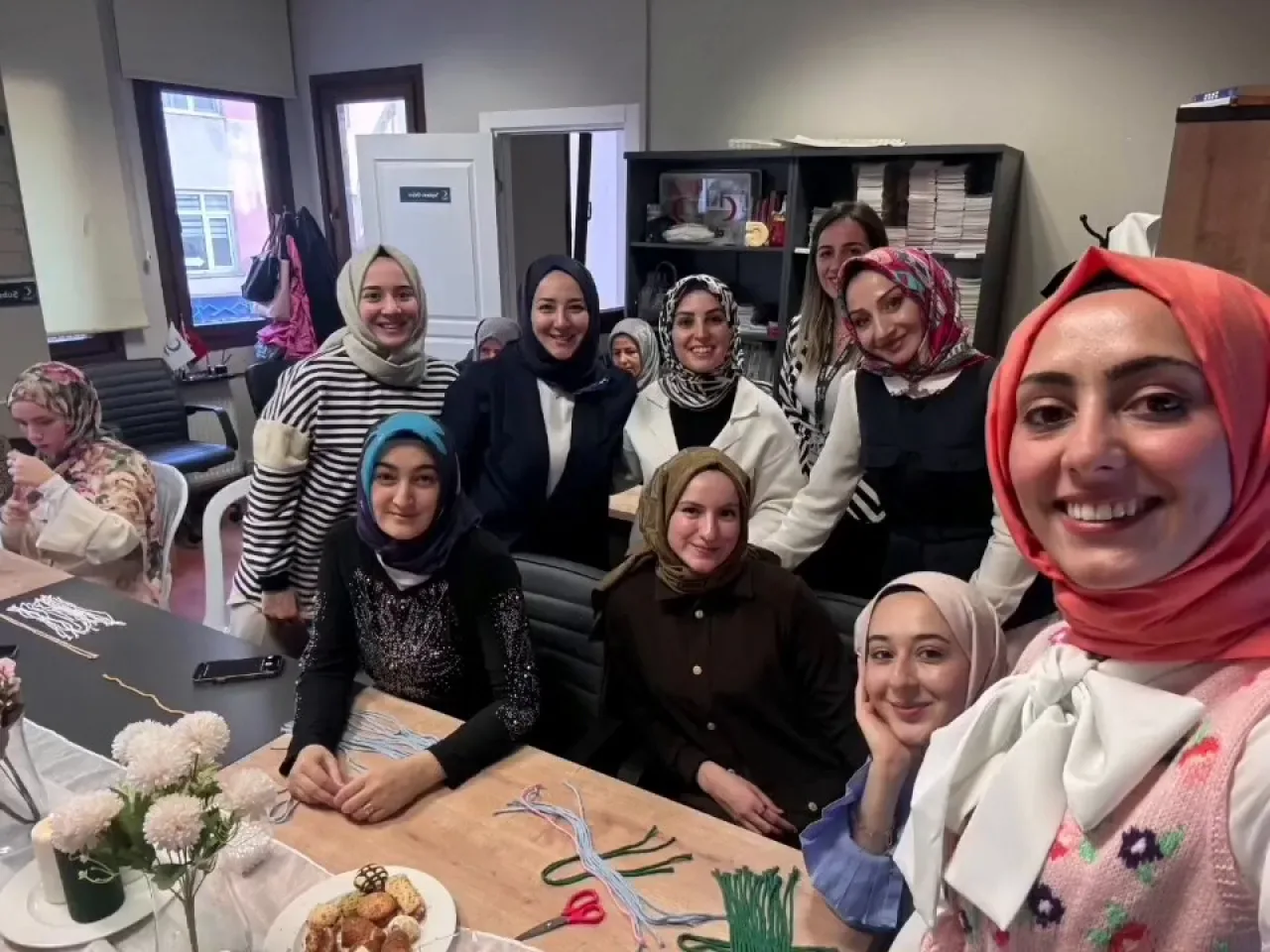 Yeşilay Pendik Şubesi Gönüllülerle Makrome Atölyesi Düzenledi Yeşilay Pendik Şubesi Gönüllülerle Makrome Atölyesi Düzenledi