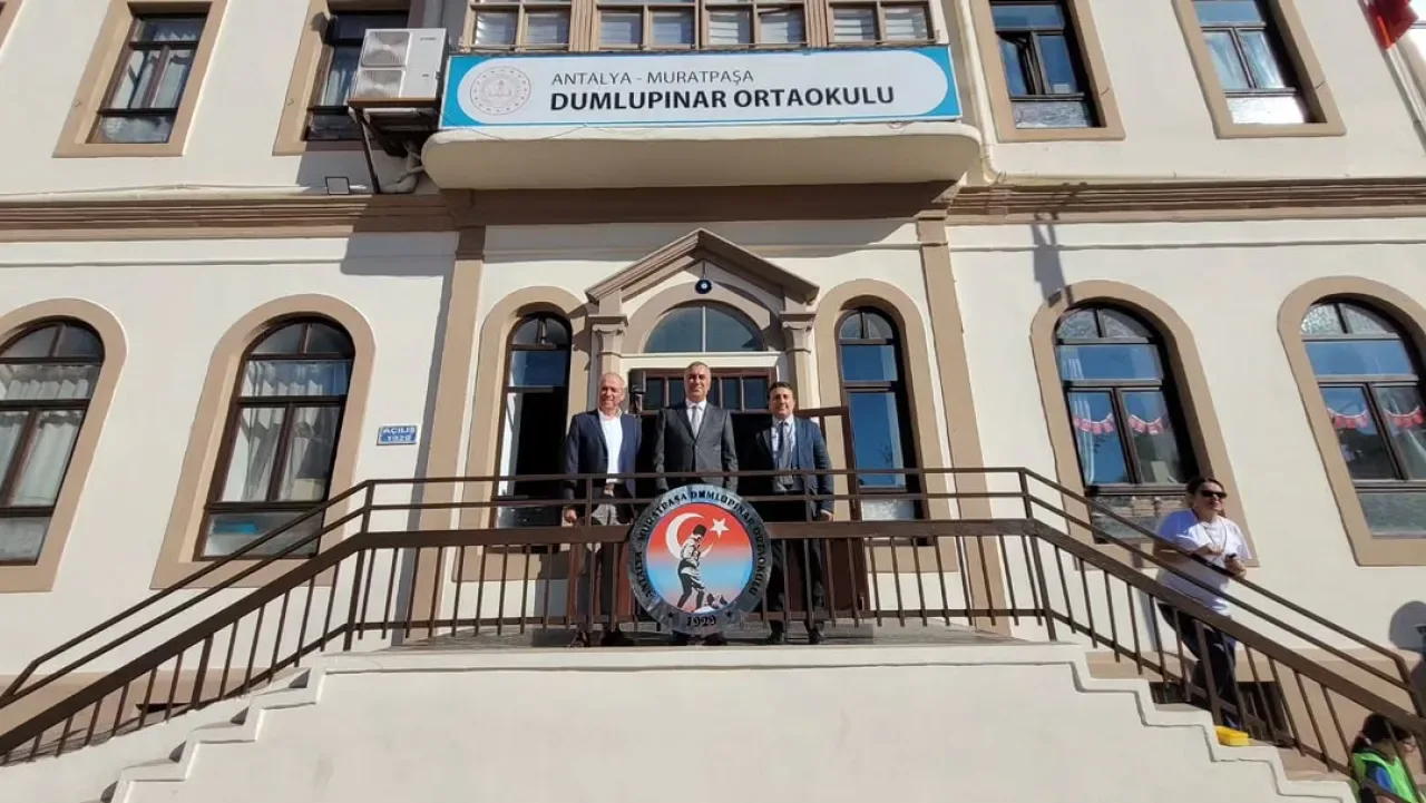 Muratpaşa İlçe Milli Eğitim Müdürü Dumlupınar Ortaokulu'nu Ziyaret Etti Muratpaşa İlçe Milli Eğitim Müdürü Dumlupınar Ortaokulu'nu Ziyaret Etti