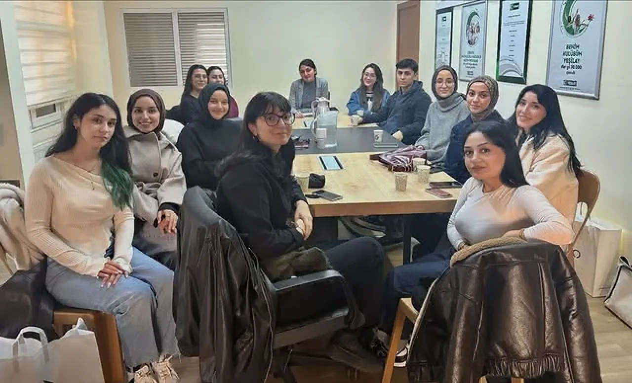 Yeşilay Beykoz, İşaret Dili Eğitimi ile Farkındalık Yaratıyor Yeşilay Beykoz, İşaret Dili Eğitimi ile Farkındalık Yaratıyor
