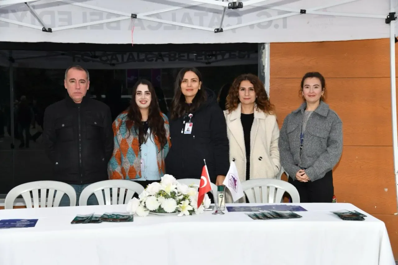 Çatalca Belediyesi, 1 Aralık Dünya AIDS Günü'nde Vatandaşları Bilgilendirdi Çatalca Belediyesi, 1 Aralık Dünya AIDS Günü'nde Vatandaşları Bilgilendirdi