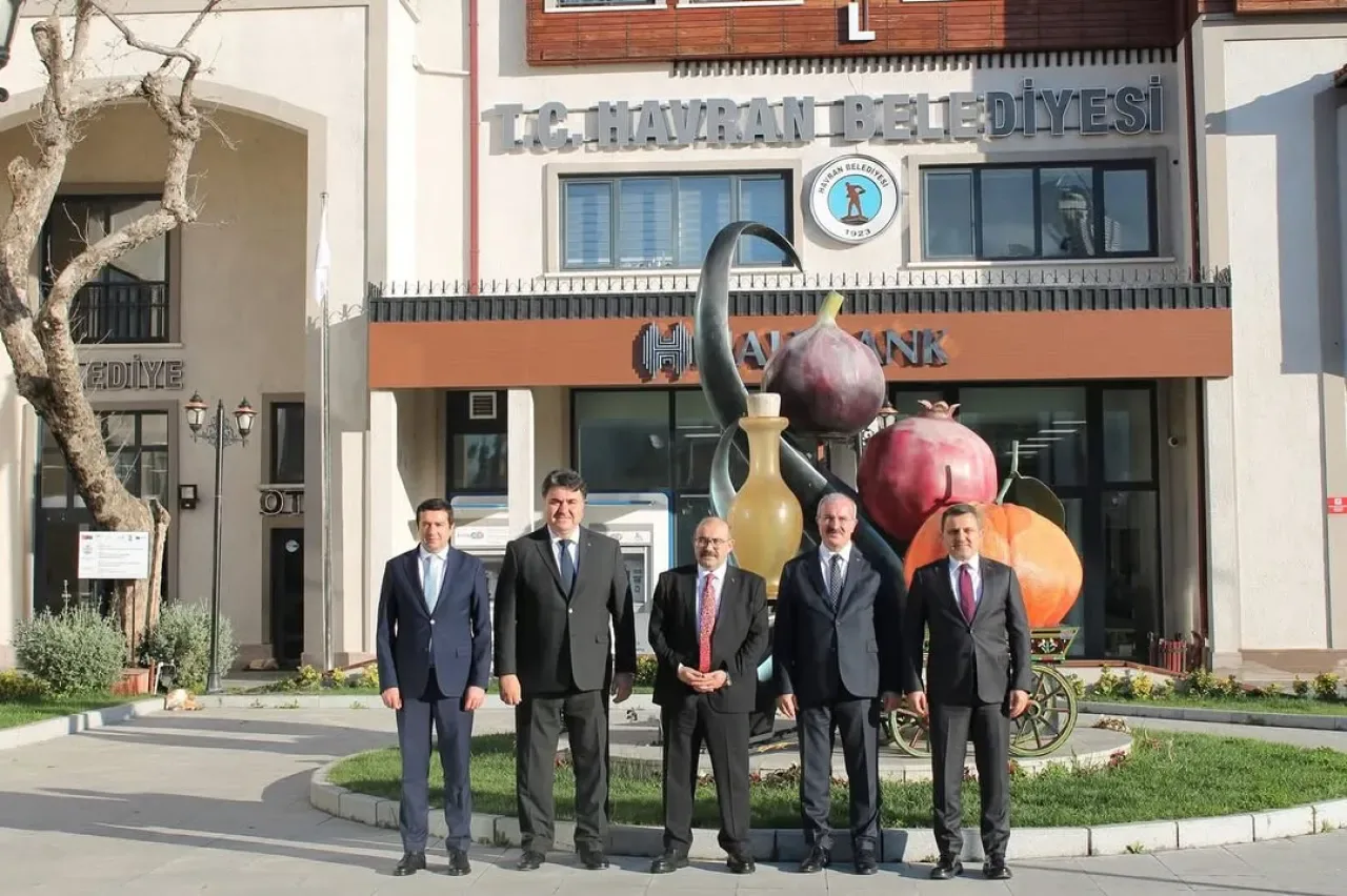 Balıkesir ve Çanakkale Valileri Havran'da Bir Araya Geldi Balıkesir ve Çanakkale Valileri Havran'da Bir Araya Geldi