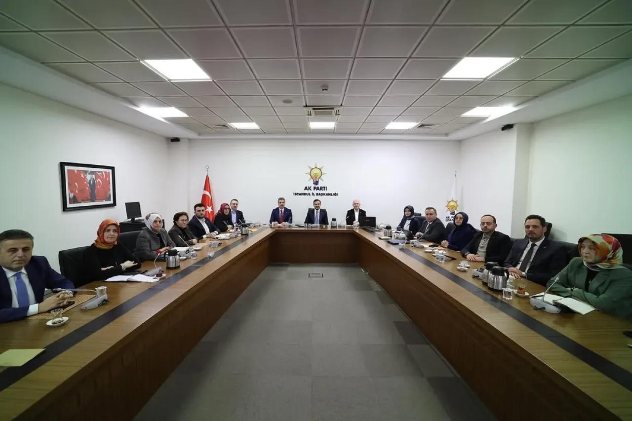 AK Parti İstanbul'da İstişare Toplantısı Gerçekleştirildi AK Parti İstanbul'da İstişare Toplantısı Gerçekleştirildi