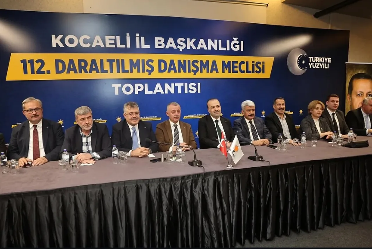 AK Parti Karamürsel'de Daraltılmış İl Danışma Meclisi Toplantısı Gerçekleştirildi AK Parti Karamürsel'de Daraltılmış İl Danışma Meclisi Toplantısı Gerçekleştirildi