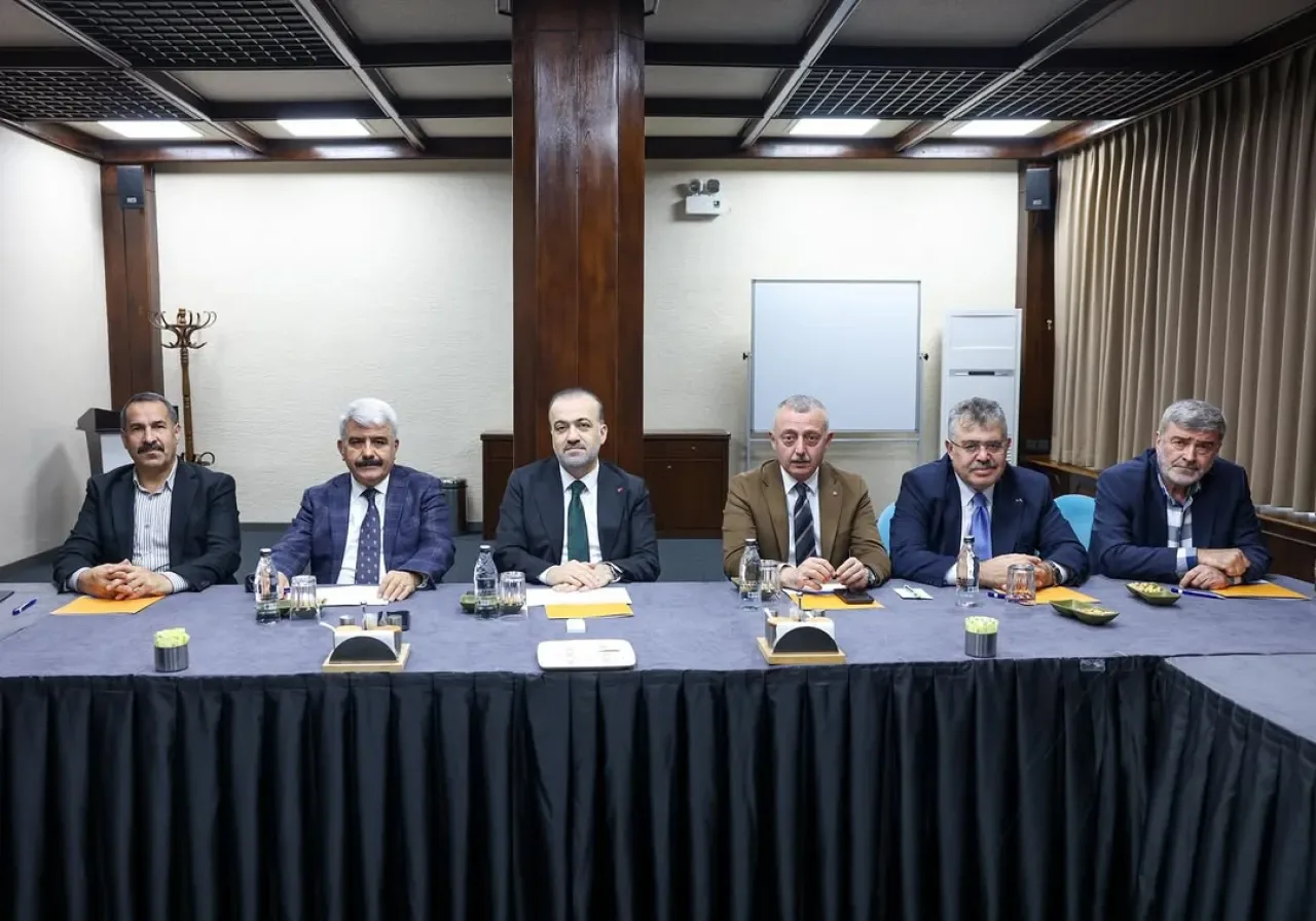 AK Parti Kocaeli'de Hizmet Değerlendirmesi Yaptı AK Parti Kocaeli'de Hizmet Değerlendirmesi Yaptı