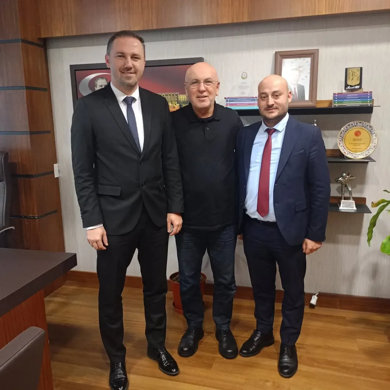 AK Parti Balıkesir Milletvekili İsmail Ok, Susurluk İlçe Teşkilatını TBMM'de Ağırladı AK Parti Balıkesir Milletvekili İsmail Ok, Susurluk İlçe Teşkilatını TBMM'de Ağırladı