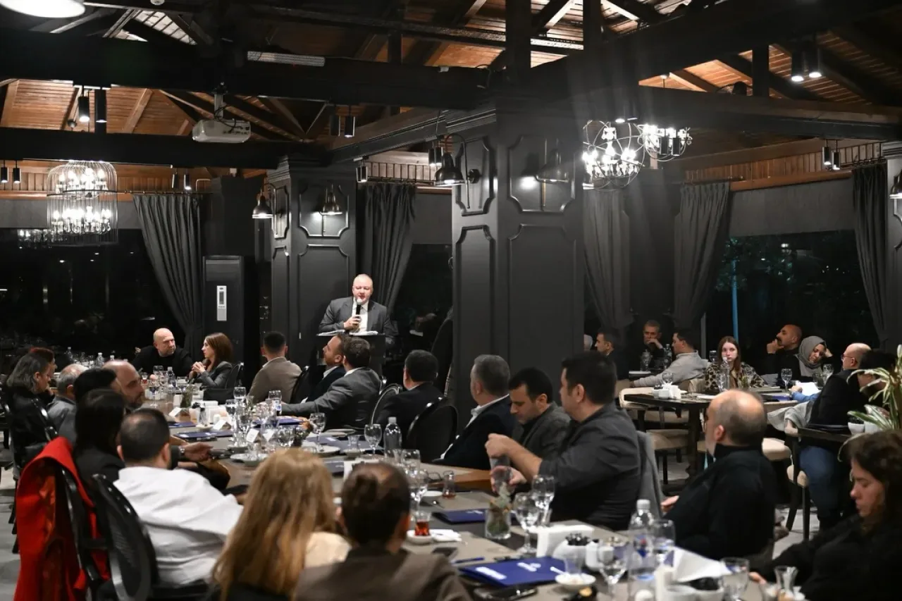 Bursa'da Turizm Sektörü İstişare Toplantısı Düzenlendi Bursa'da Turizm Sektörü İstişare Toplantısı Düzenlendi