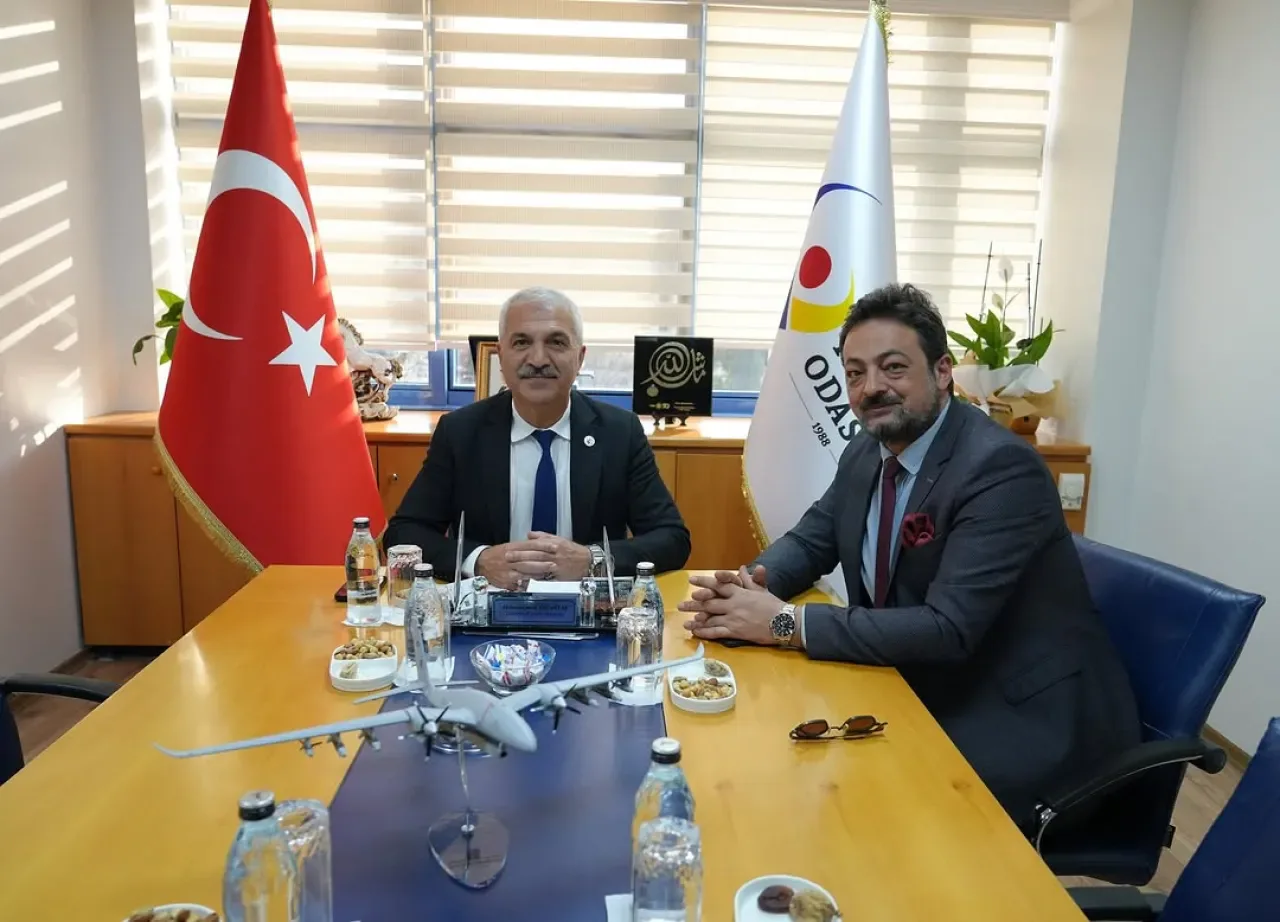 Gebze Ticaret Odası Başkanı Aslantaş, Rota Business Group CEO'su Demir'i Ağırladı Gebze Ticaret Odası Başkanı Aslantaş, Rota Business Group CEO'su Demir'i Ağırladı