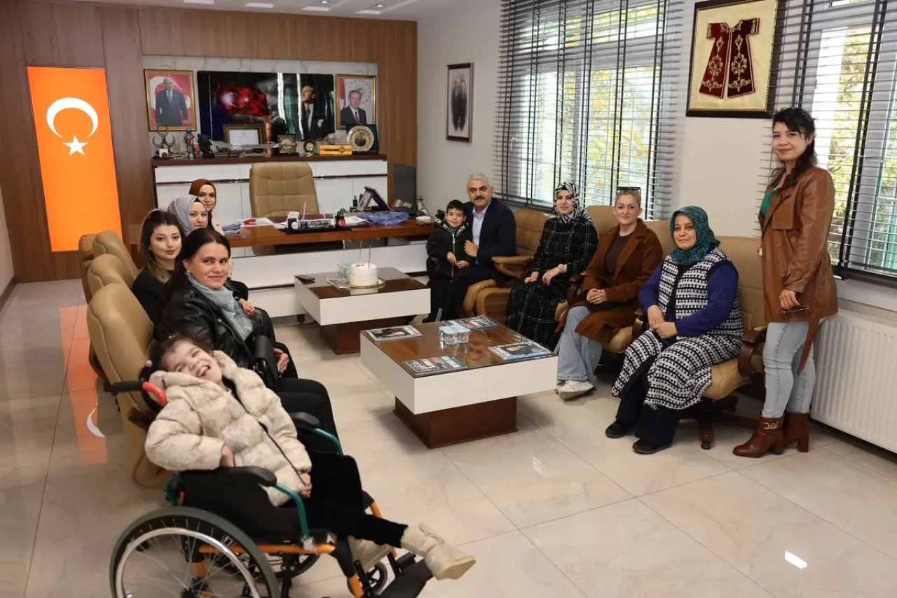 Pozantı Belediye Başkanı Ali Avan'ın Doğum Günü KAÇEP Üyeleri Tarafından Kutlandı Pozantı Belediye Başkanı Ali Avan'ın Doğum Günü KAÇEP Üyeleri Tarafından Kutlandı