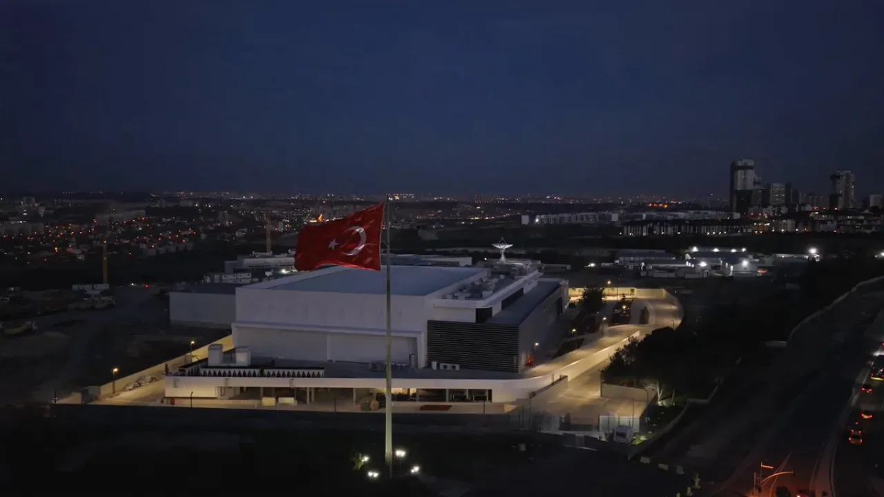 Türkiye'nin İlk Hibrit Motorlu Yörünge Transfer Aracı Uzaya Fırlatıldı Türkiye'nin İlk Hibrit Motorlu Yörünge Transfer Aracı Uzaya Fırlatıldı