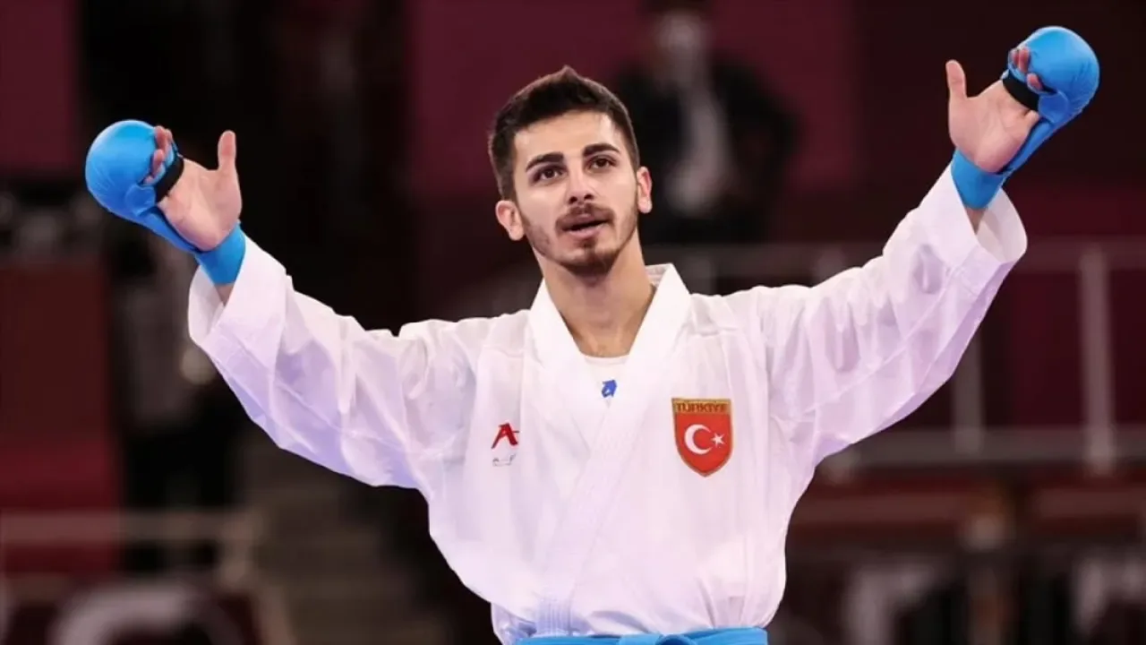 Milli Karateci Eray Şamdan Mısır'da Dünya Şampiyonu Oldu Milli Karateci Eray Şamdan Mısır'da Dünya Şampiyonu Oldu