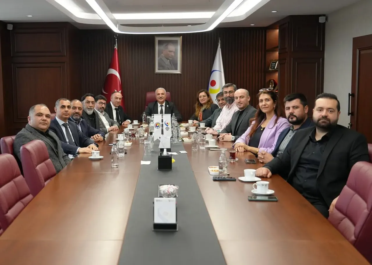 ASRİAD Heyeti Gebze Ticaret Odası'nı Ziyaret Etti ASRİAD Heyeti Gebze Ticaret Odası'nı Ziyaret Etti