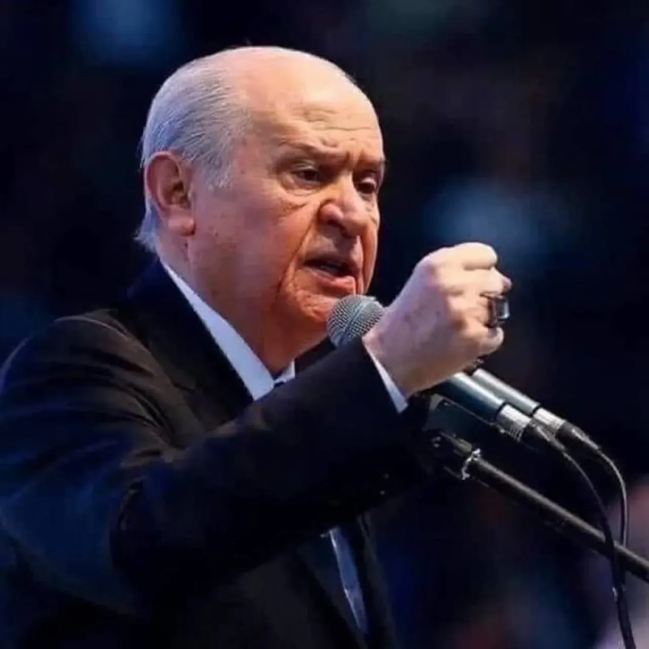 MHP'den Yabancı Askerlerin Türkiye'de Dolaşmasına Sert Tepki MHP'den Yabancı Askerlerin Türkiye'de Dolaşmasına Sert Tepki