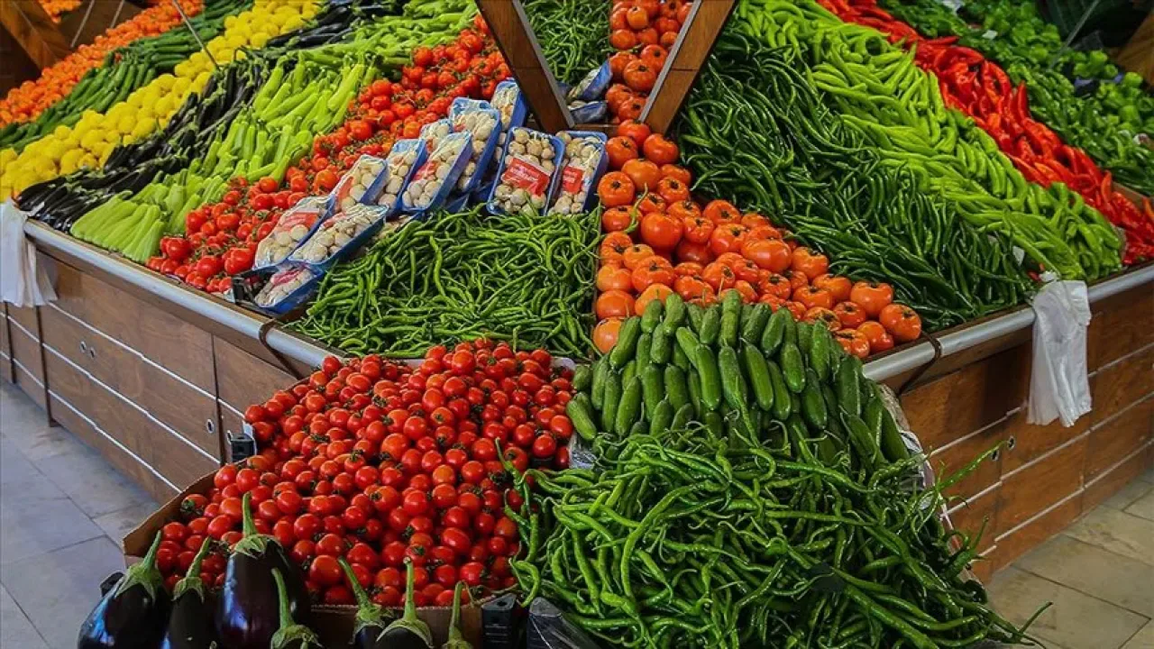 Türkiye'de Gıda Fiyatları Son 4 Yılda Küresel Ortalamadan 7 Kat Daha Hızlı Arttı Türkiye'de Gıda Fiyatları Son 4 Yılda Küresel Ortalamadan 7 Kat Daha Hızlı Arttı