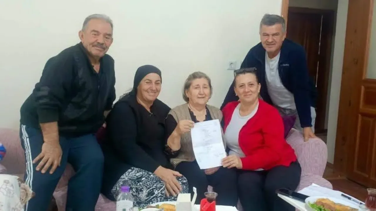 İYİ Parti Kaş Kadın Kolları Üye Kayıtlarına Hız Kesmeden Devam Ediyor İYİ Parti Kaş Kadın Kolları Üye Kayıtlarına Hız Kesmeden Devam Ediyor