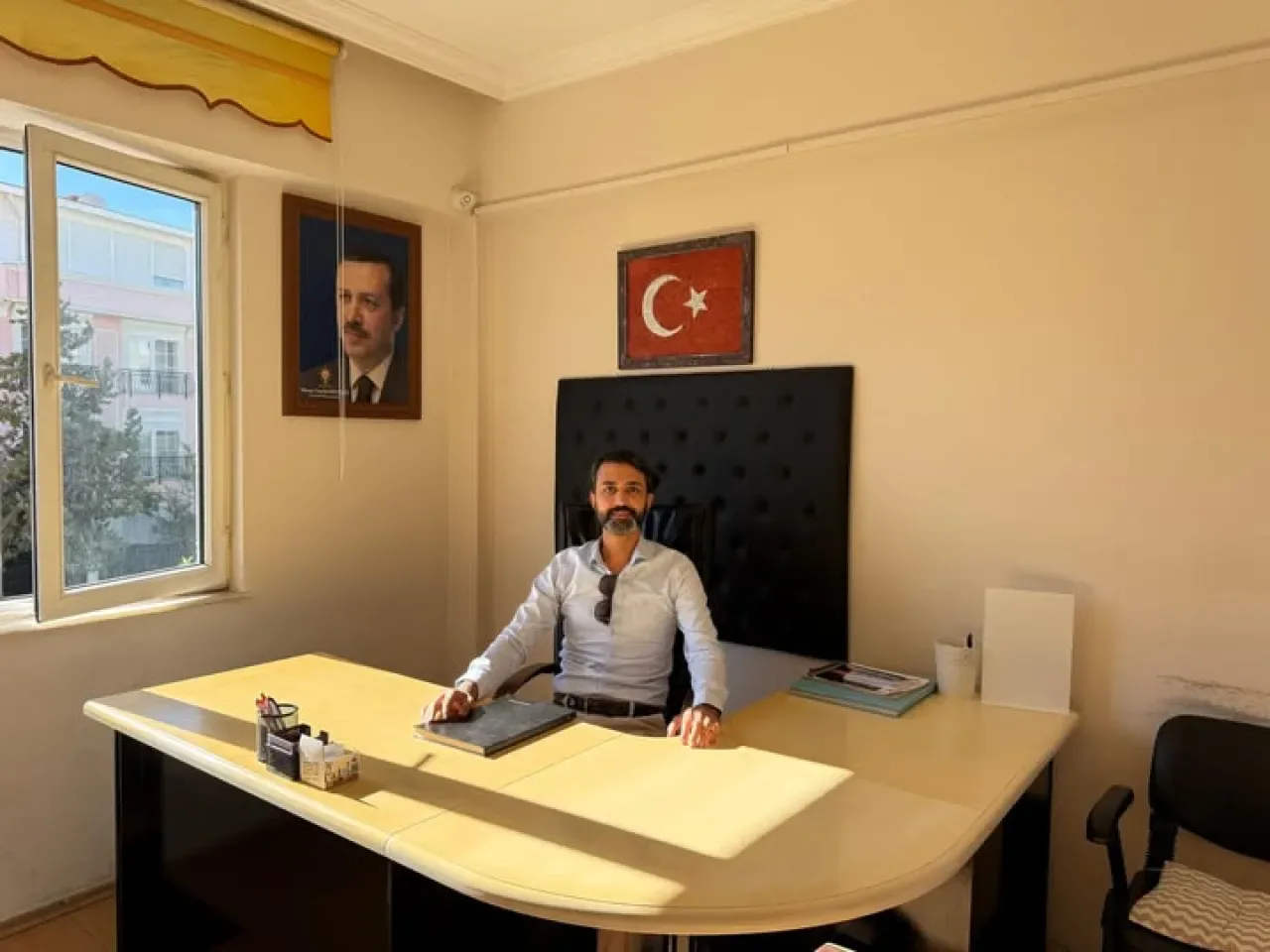 AK Parti Konyaaltı Teşkilatı Vatandaşları Çay İkramı ile Bekliyor AK Parti Konyaaltı Teşkilatı Vatandaşları Çay İkramı ile Bekliyor