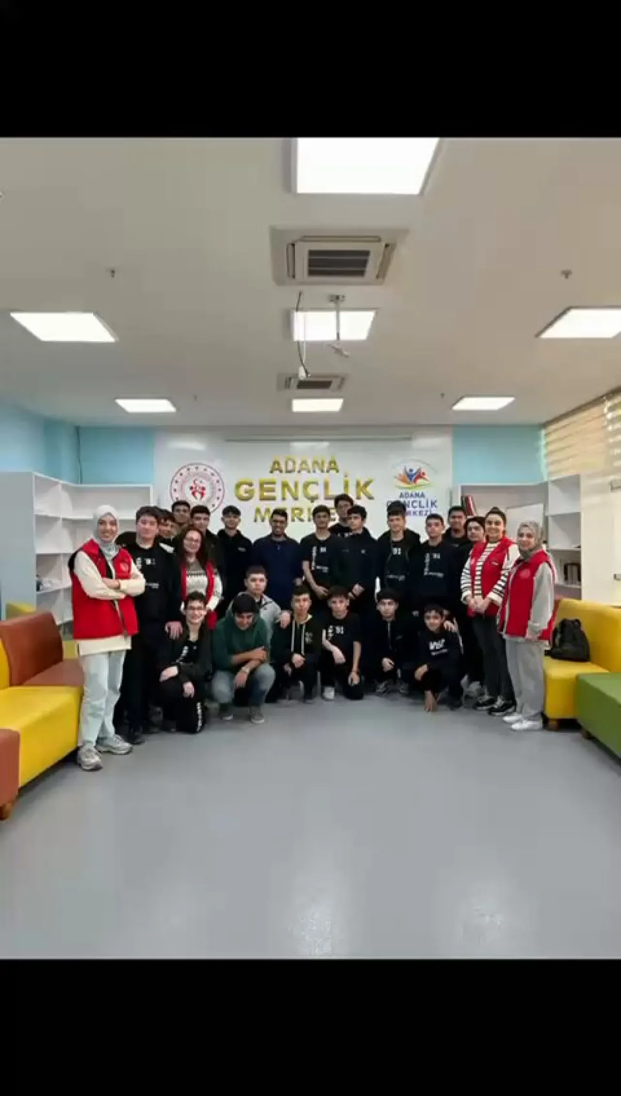 Adana Gençlik Merkezi'nde Dijital Okuryazarlık ve Yapay Zekâ Eğitimi Gerçekleşti Adana Gençlik Merkezi'nde Dijital Okuryazarlık ve Yapay Zekâ Eğitimi Gerçekleşti