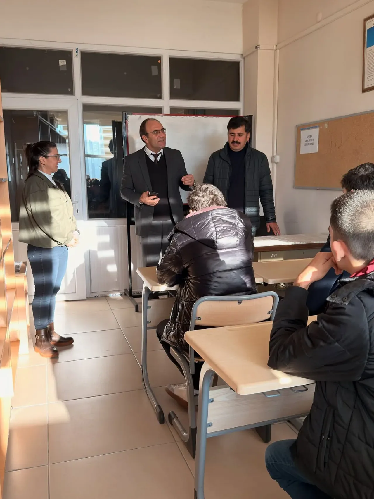Silivri'de Engelli Bireyler İçin E-KPSS Hazırlık Kursu Başladı Silivri'de Engelli Bireyler İçin E-KPSS Hazırlık Kursu Başladı