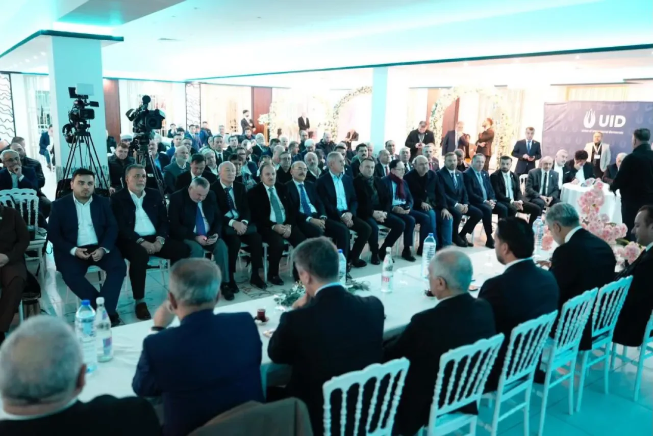 AK Parti'den Almanya'daki Türklere Destek Vurgusu: Avrupa'da Dayanışma Ağı Güçleniyor AK Parti'den Almanya'daki Türklere Destek Vurgusu: Avrupa'da Dayanışma Ağı Güçleniyor