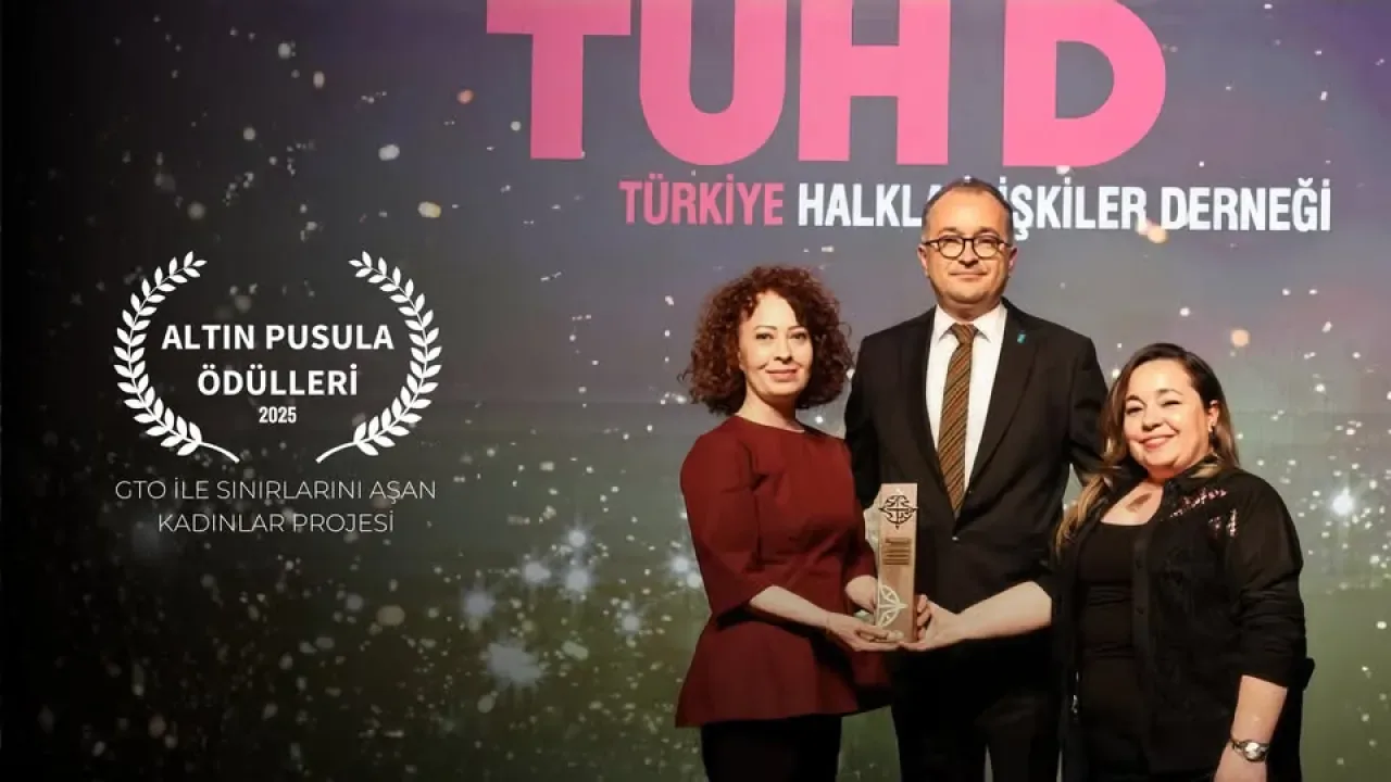 Gaziantep Ticaret Odası'na UNDP'den Prestijli "Altın Pusula" Ödülü Gaziantep Ticaret Odası'na UNDP'den Prestijli "Altın Pusula" Ödülü