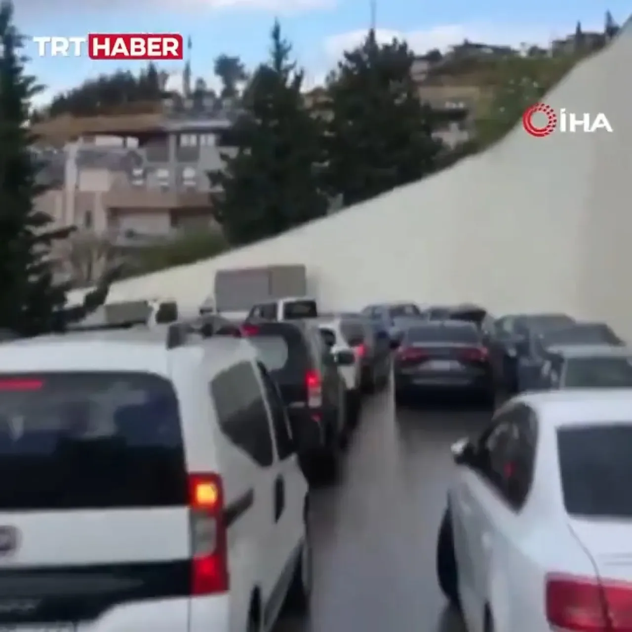 Hatay'da Navigasyon Hatası: Tır Hastane Girişinde Trafiği Tıkadı Hatay'da Navigasyon Hatası: Tır Hastane Girişinde Trafiği Tıkadı