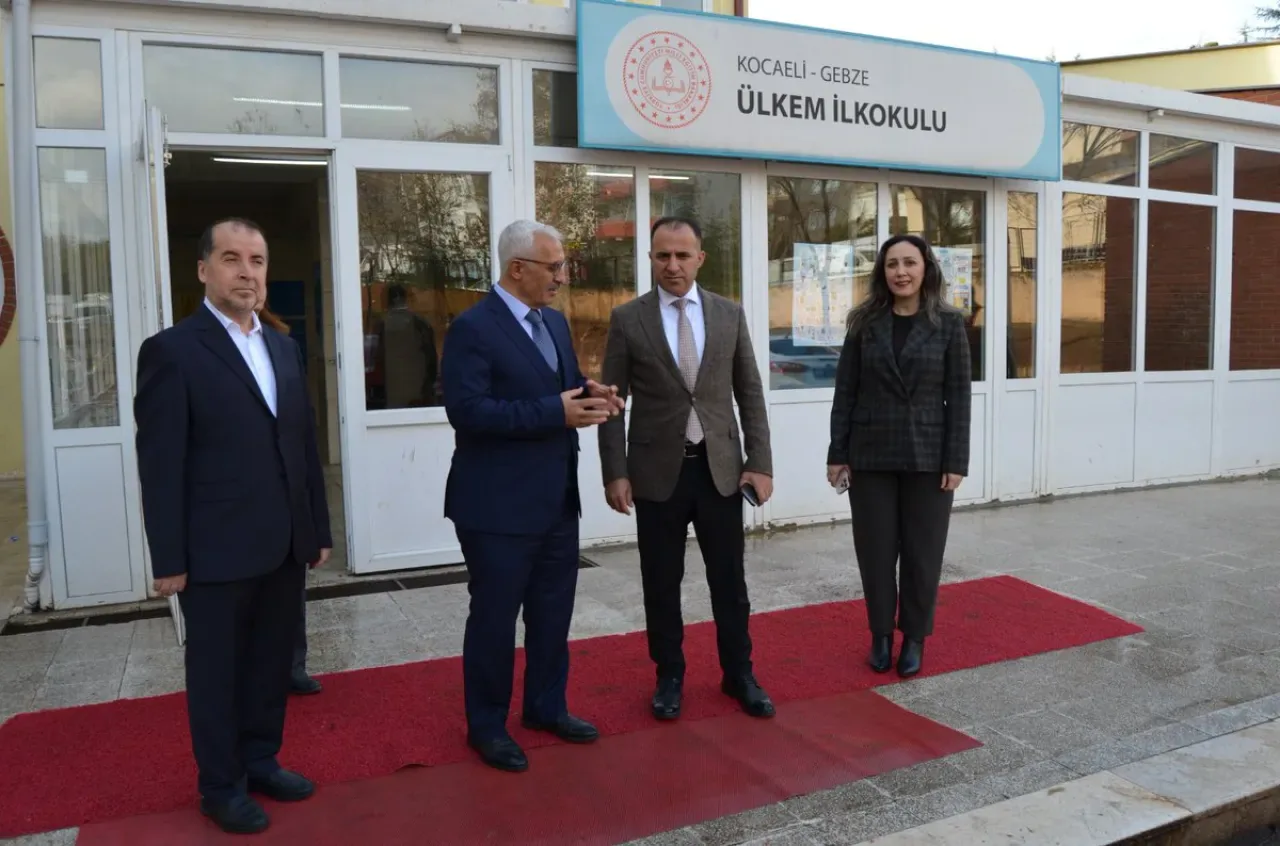 Gebze Kaymakamlığı, Okullarda Eğitim Öğretim Çalışmalarını Yerinde İnceledi Gebze Kaymakamlığı, Okullarda Eğitim Öğretim Çalışmalarını Yerinde İnceledi