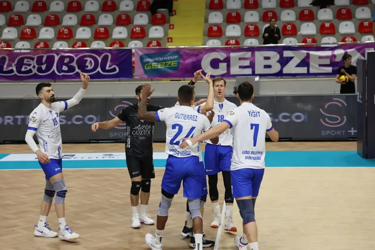Gebze Belediyesi'nden Gençlere Spor Teşvigi: "Gebze'nin Efeleri Sahada, Biz Tribünde Tek Yürek" Gebze Belediyesi'nden Gençlere Spor Teşvigi: "Gebze'nin Efeleri Sahada, Biz Tribünde Tek Yürek"
