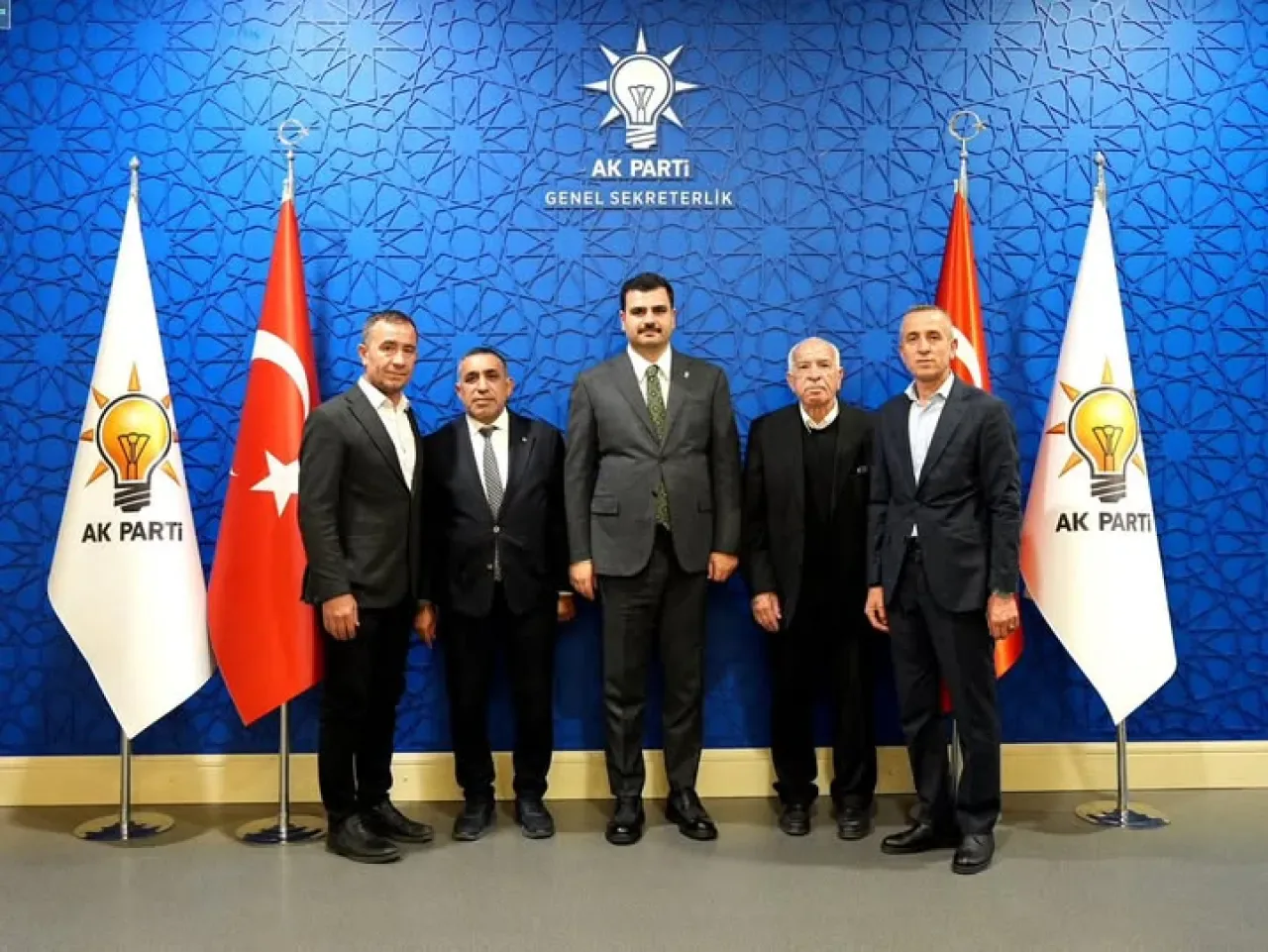 AK Parti İzmir Milletvekili İnan, Parti Üyeleri ve Muhtarı Ankara'da Ağırladı AK Parti İzmir Milletvekili İnan, Parti Üyeleri ve Muhtarı Ankara'da Ağırladı