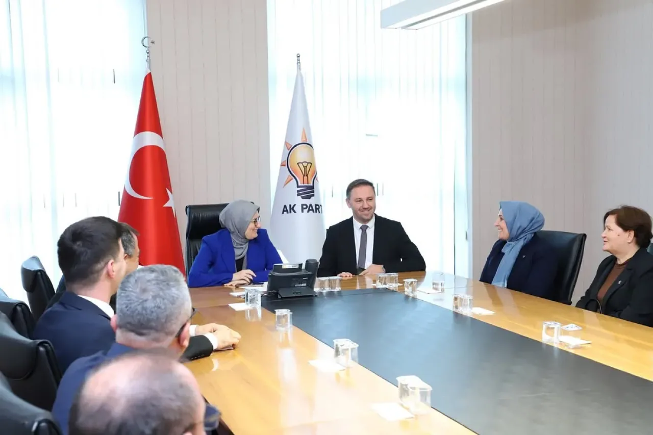 AK Parti Balıkesir Milletvekili Belgin Uygur, Susurluk İlçe Başkanını Genel Merkez'de Ağırladı AK Parti Balıkesir Milletvekili Belgin Uygur, Susurluk İlçe Başkanını Genel Merkez'de Ağırladı