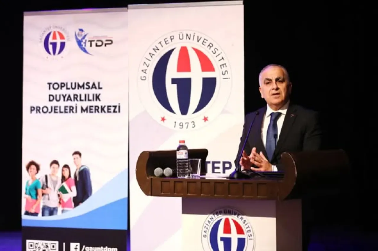 Gaziantep Üniversitesi'nde Bağımlılıkla Mücadele Eğitimi Başladı Gaziantep Üniversitesi'nde Bağımlılıkla Mücadele Eğitimi Başladı