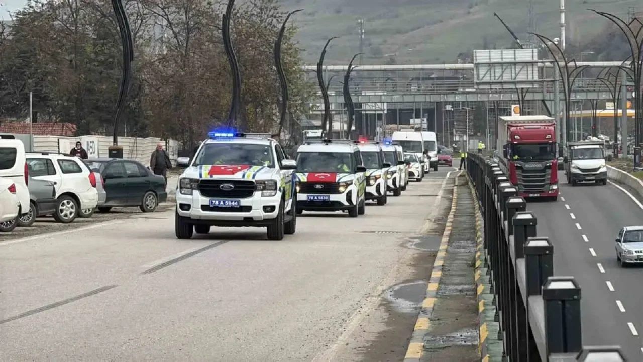 Karabük'e 47 Yeni Güvenlik Aracı Teslim Edildi Karabük'e 47 Yeni Güvenlik Aracı Teslim Edildi