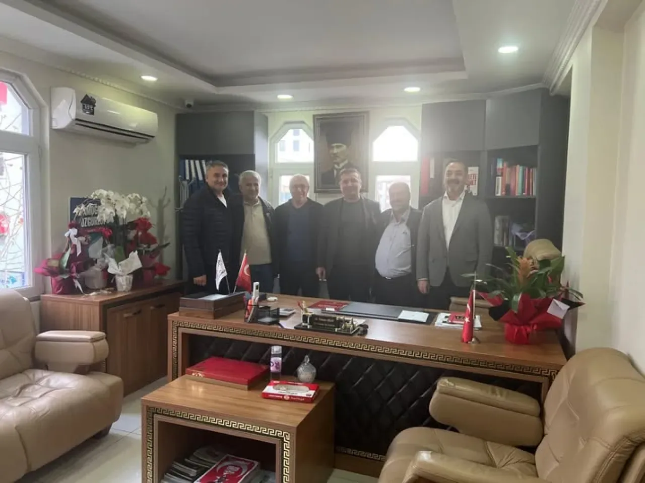 CHP Bağcılar İlçe Başkanlığı'na Hozat Dernek Başkanı'ndan Ziyaret CHP Bağcılar İlçe Başkanlığı'na Hozat Dernek Başkanı'ndan Ziyaret