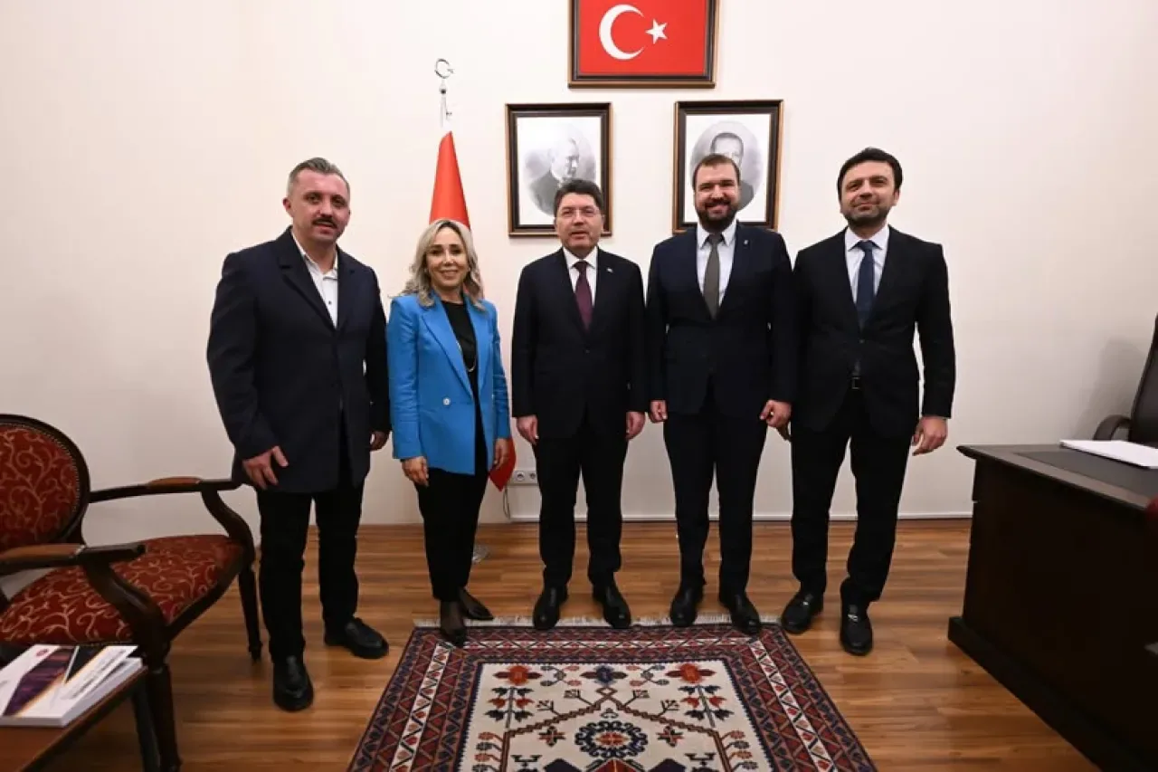 Antalya Milletvekili Mustafa Köse, Adalet Bakanı Yılmaz Tunç ile Görüştü Antalya Milletvekili Mustafa Köse, Adalet Bakanı Yılmaz Tunç ile Görüştü