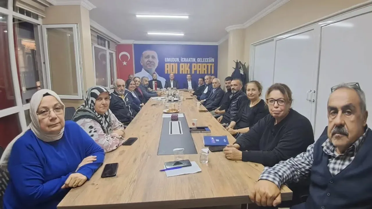 AK Parti Adalar İlçe Teşkilatı Haftalık Toplantısını Gerçekleştirdi AK Parti Adalar İlçe Teşkilatı Haftalık Toplantısını Gerçekleştirdi