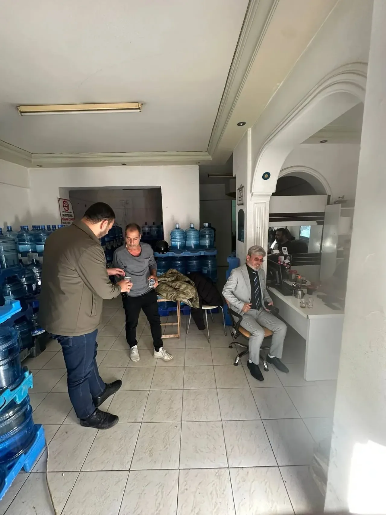 MHP Muratpaşa İlçe Teşkilatı, Memurevleri Mahallesi'nde Esnaf Ziyaretleri Gerçekleştirdi MHP Muratpaşa İlçe Teşkilatı, Memurevleri Mahallesi'nde Esnaf Ziyaretleri Gerçekleştirdi