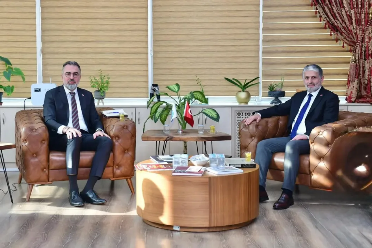 Saadet Partisi Bursa İl Başkanı Hamza Gürsel, Kestel Belediye Başkanı Ferhat Erol'u Ziyaret Etti Saadet Partisi Bursa İl Başkanı Hamza Gürsel, Kestel Belediye Başkanı Ferhat Erol'u Ziyaret Etti